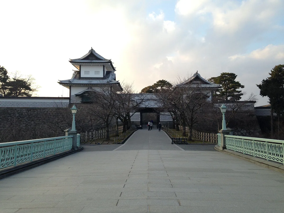 Bridge approach and Ishikawamon Gate at Kanazawa Castle