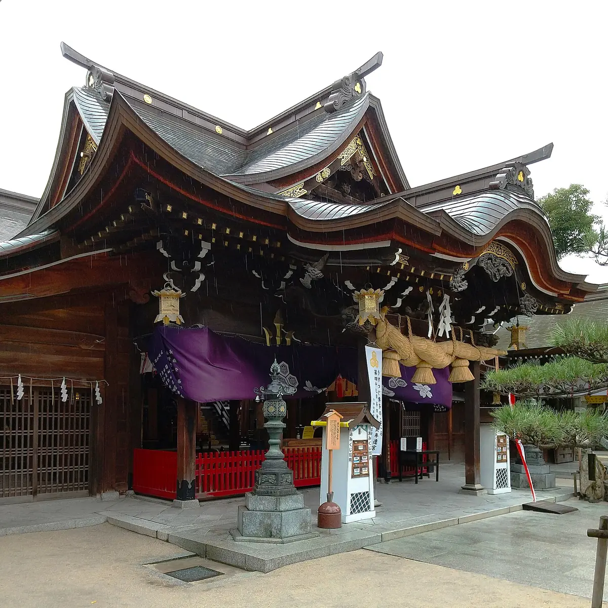 Haiden worship hall at Kushida Shrine in Fukuoka