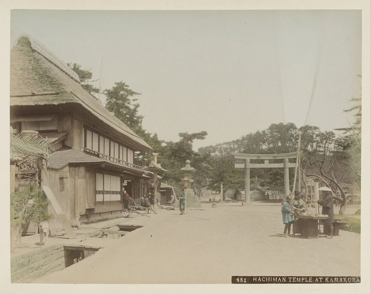 Historic photograph of the entrance to Tsurugaoka Hachimangu dating from about 1870 to 1900